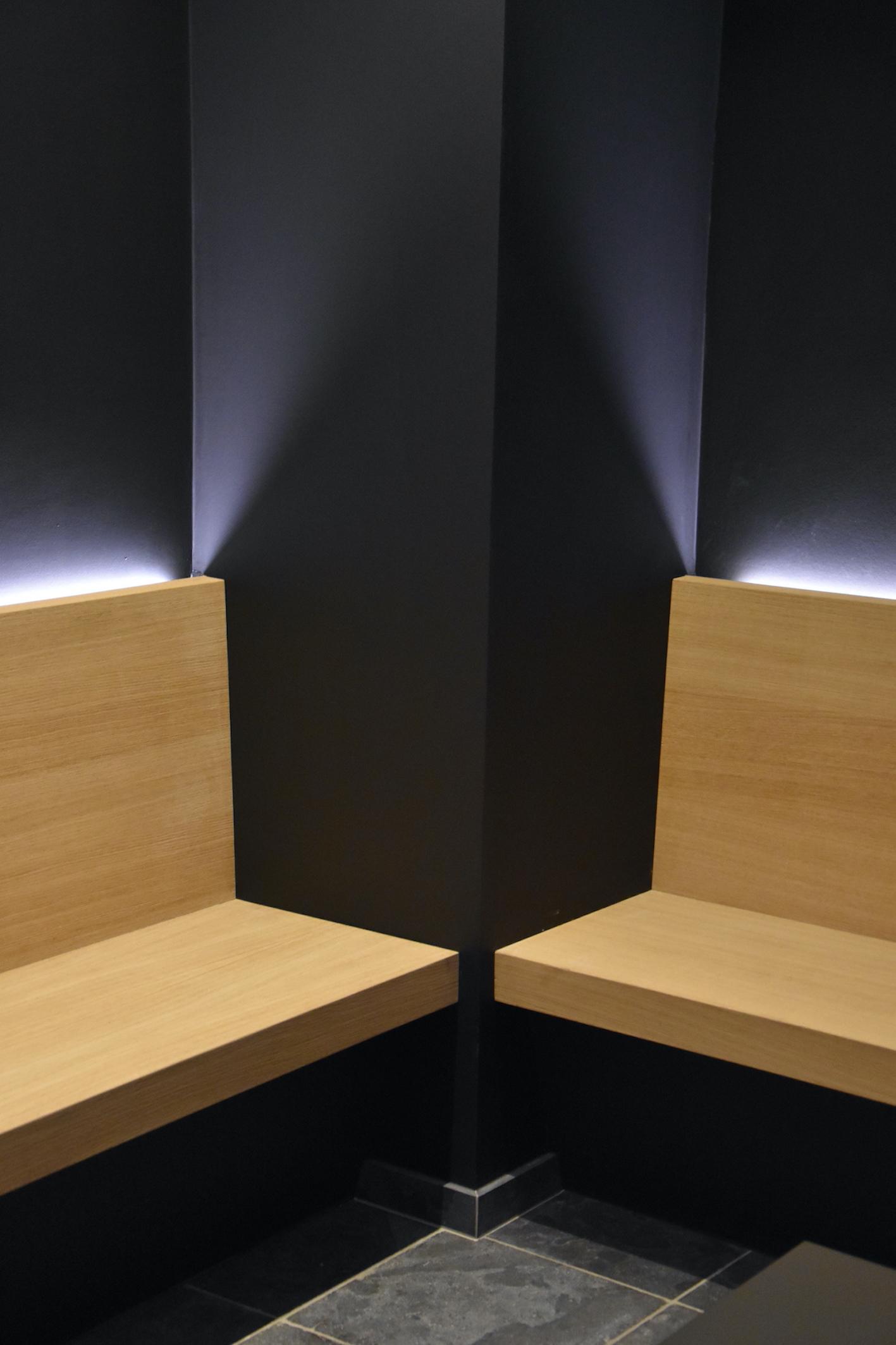 interieur meubilair P.NIJS Deinze P.NIJS Erfgoed Aannemer, gebouwen die meesterlijk vakmanschap vereisen, uitzonderlijk patrimonium, restauratie en conservatie, dakwerk, metselwerk, schrijnwerk.